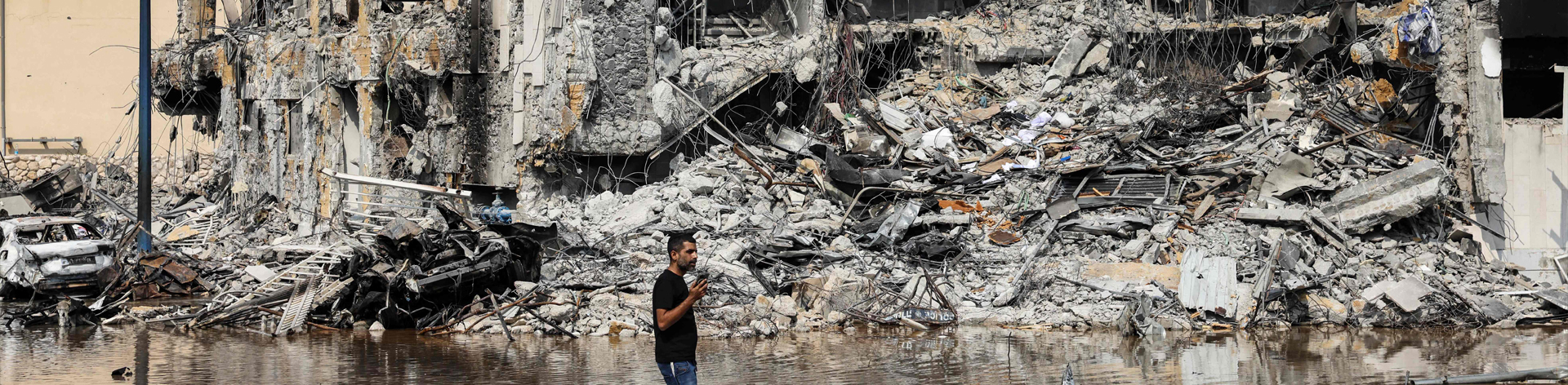 Destruction of Israeli police station.